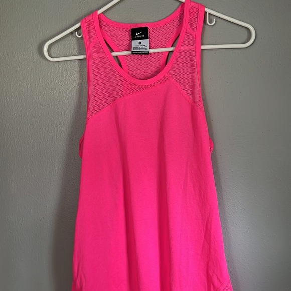 Nike Dri-Fit hot pink tank - Picture 4 of 4